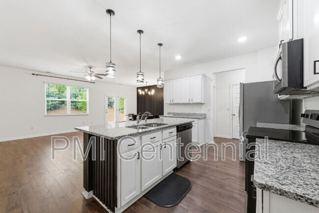 Foto del edificio - 192 Hampton Cir