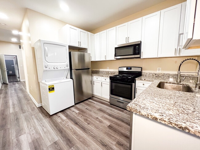 Building Photo - 1721 McCulloh St