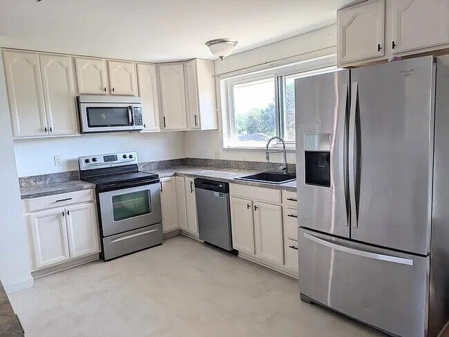 Foto del edificio - 1340 Dawson Dr