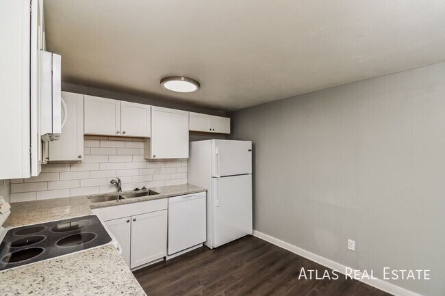 Foto del edificio - 4644 Scenic Cir