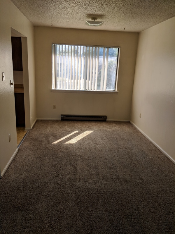 Foto del edificio - 725 N Hillcrest Dr
