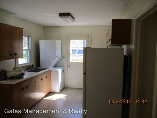 Building Photo - 305 Lindsay St