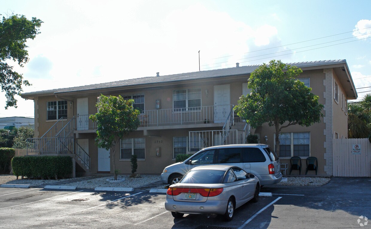 Building Photo - 1752 NE 51st St