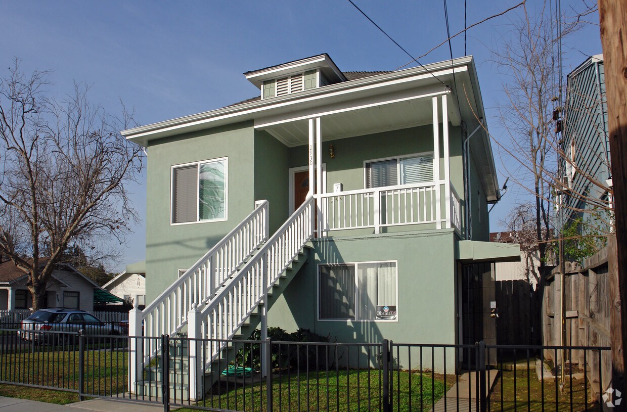 Foto del edificio - 2930 33rd St