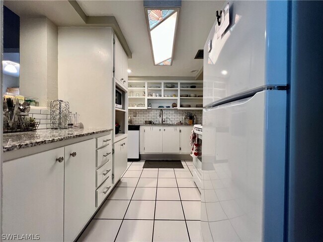 Foto del edificio - 3911 Luzon St