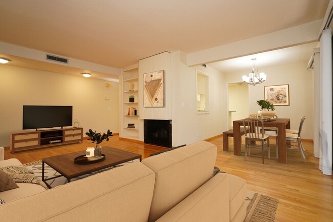 Building Photo - Updated Condo Walking Distance to Downtown...