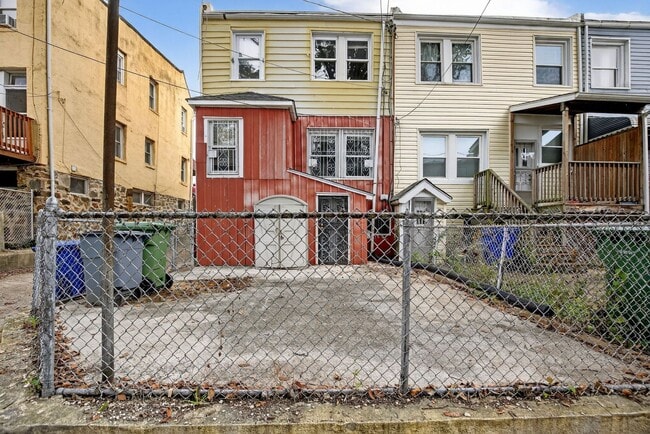 Building Photo - 5446 Narcissus Ave