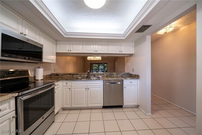 Foto del edificio - 17455 Blueberry Hill Dr