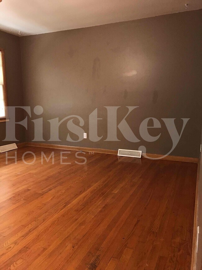 Foto del edificio - 8316 Stark Ave