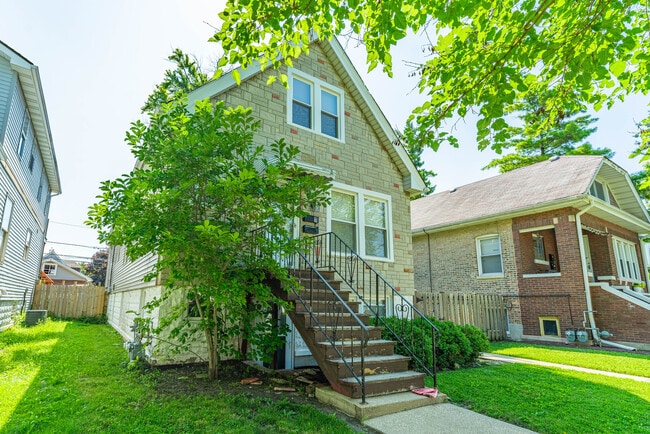 Foto del edificio - 1327 S Harvey Ave