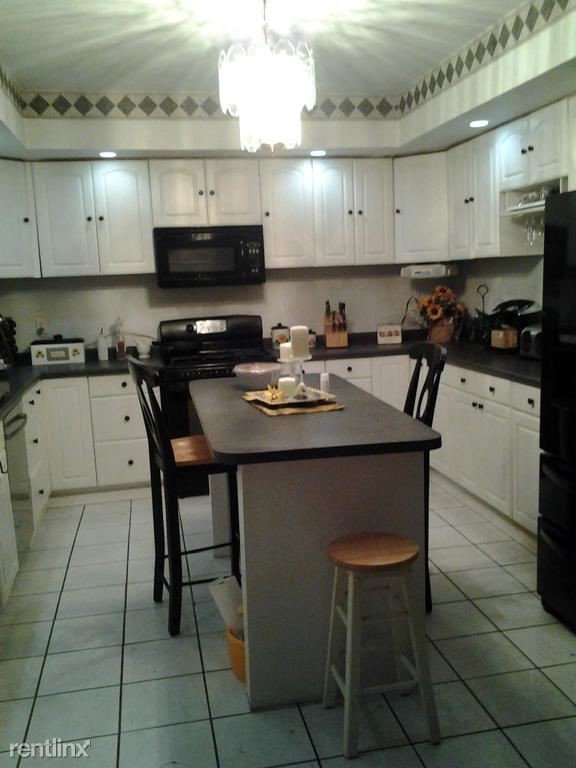 Primary Photo - 1040 Herron Ave