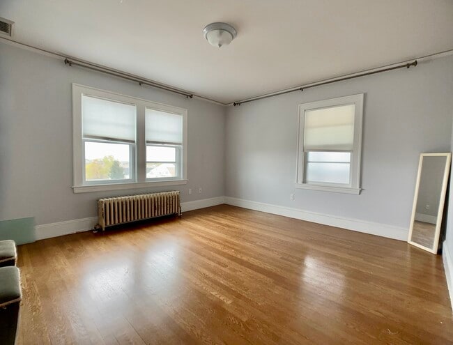 Building Photo - 54 Orient Ave