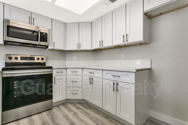 Building Photo - 6250 W Flamingo Rd