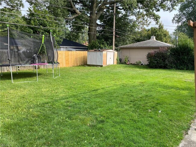 Building Photo - 6339 Beverly Dr