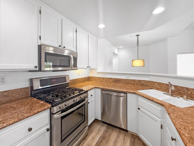 Building Photo - Charming 2BR/2BA Corner Unit in Otay Ranch!