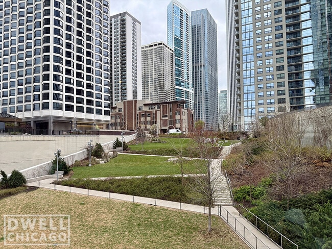 Building Photo - 460 E Waterside Dr