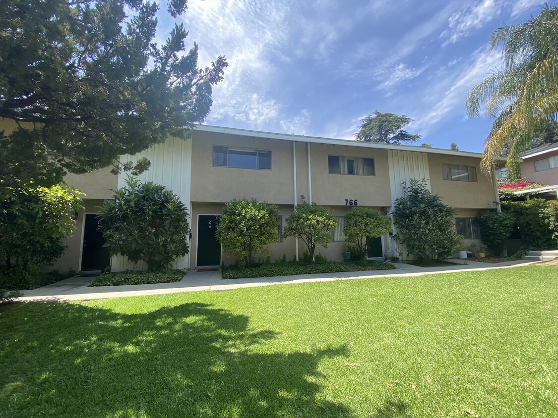 Primary Photo - 766 E Mariposa St