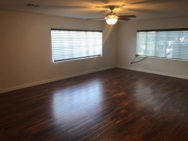 Building Photo - 610 Gaines Way