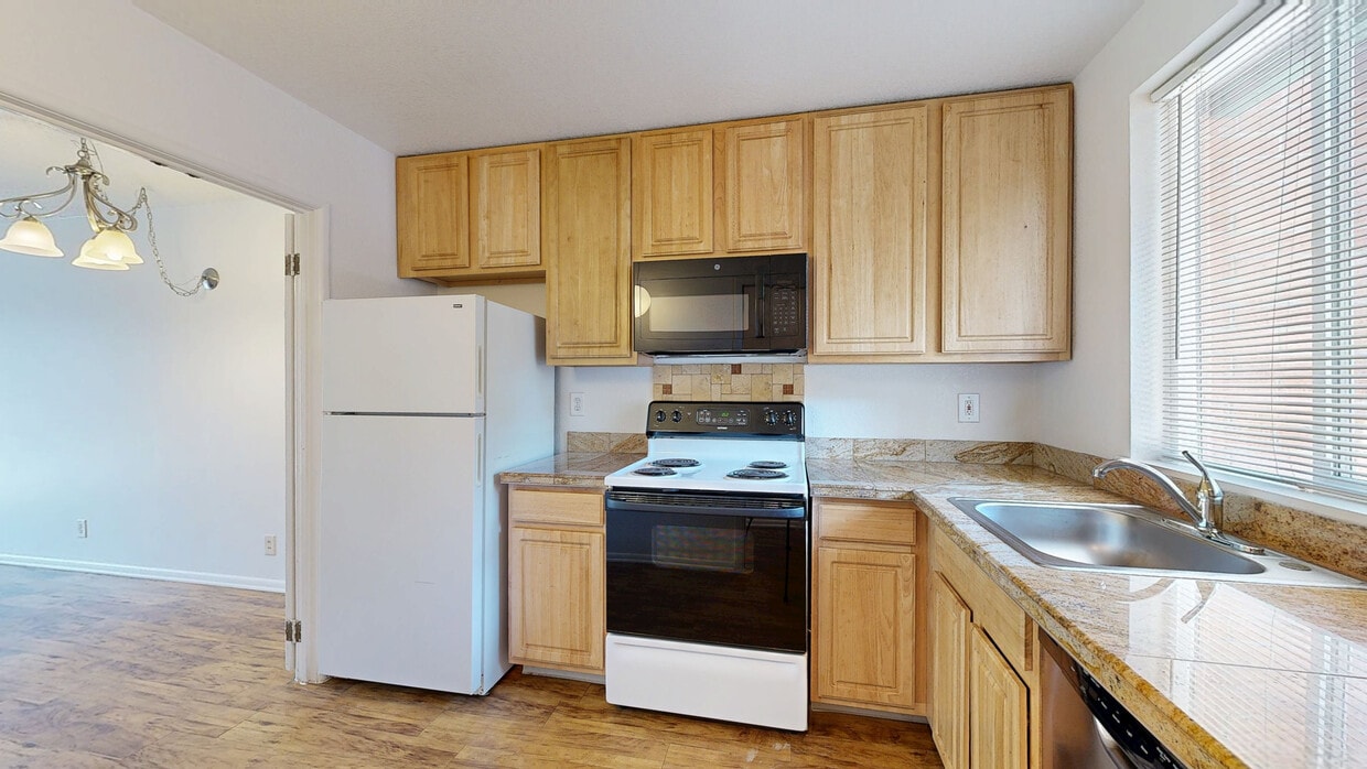 Photo - Laguna Gardens Apartments
