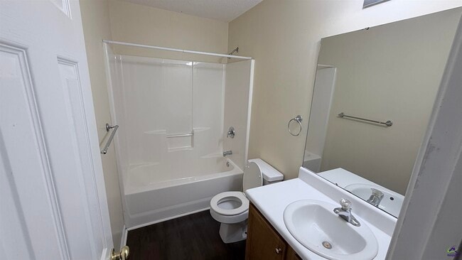 Building Photo - 107 Alice Dr