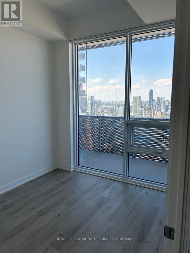 Building Photo - 138 Downes St