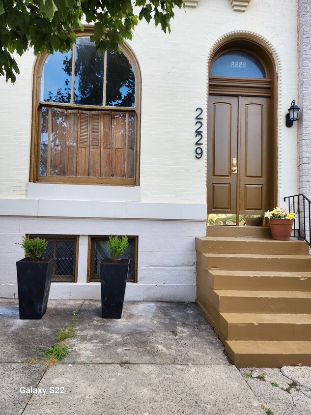 Primary Photo - 2229 Saint Paul St