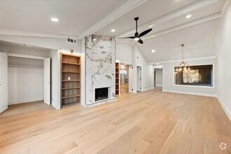 Building Photo - 7639 Royal Ln