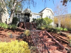 Building Photo - 156 Dale Ave