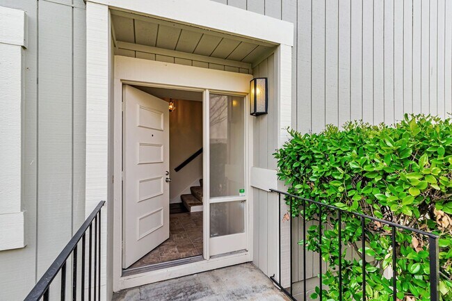 Foto del edificio - 2 bedroom, 2 bath townhome in the Northpoint HOA!