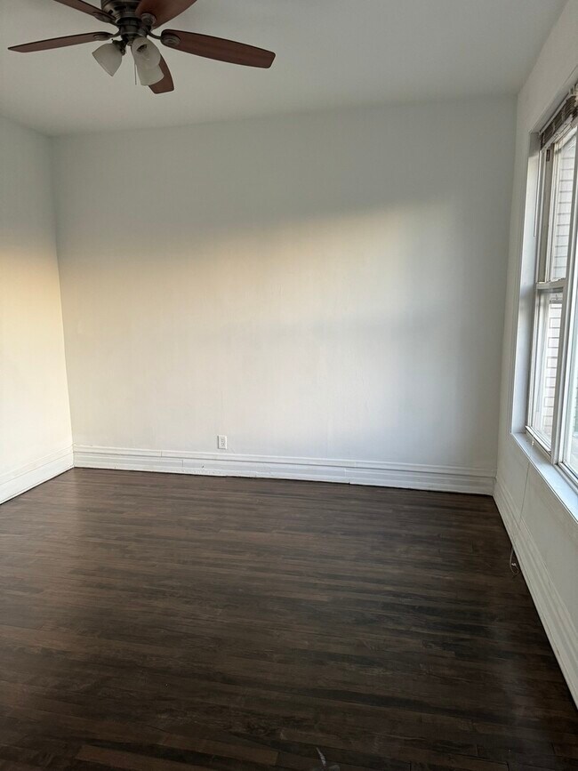 Foto del edificio - 1013 N Western Ave