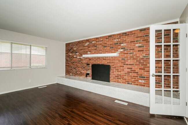 Building Photo - 5910 Rahke Rd
