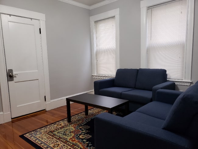 Building Photo - 11 New Hampshire Ave