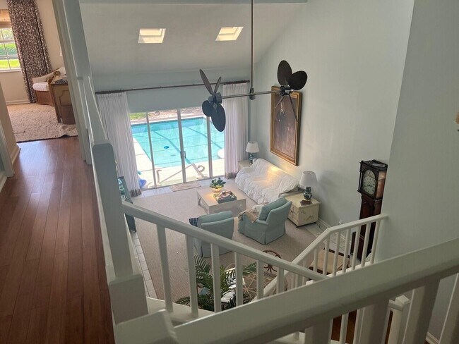 Foto del edificio - 9230 Heathridge Dr