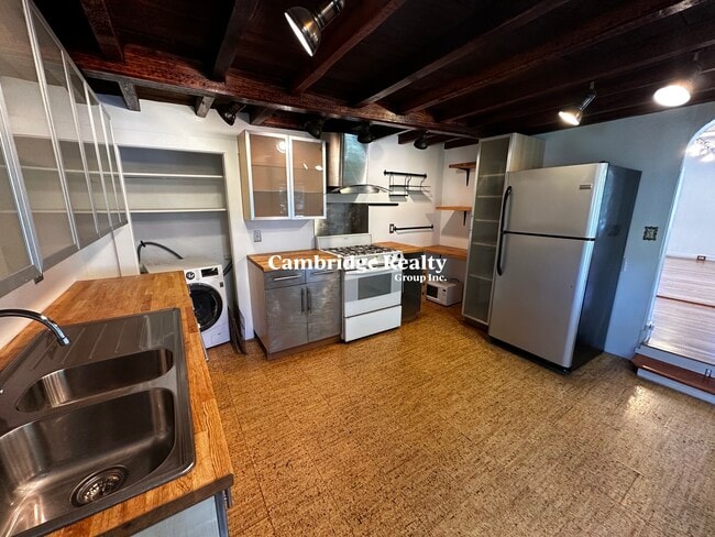 Building Photo - 18 Tremont St