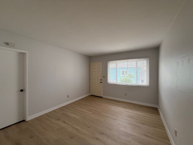 Foto del edificio - 3751-3755 Jewell St