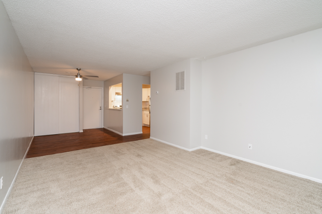 Building Photo - 12751 Greenwood Dr