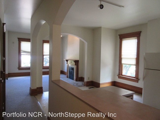 Building Photo - 303 Wilber Ave