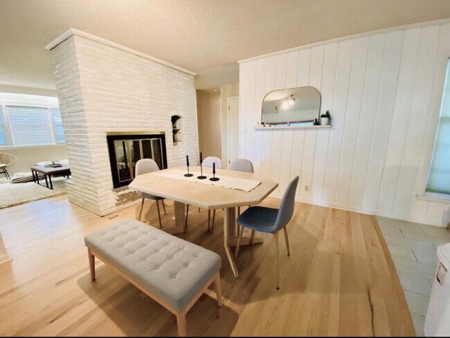 Dining Room - 4825 Pawnee Dr