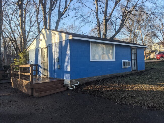 Building Photo - 1424 Stainback Ave