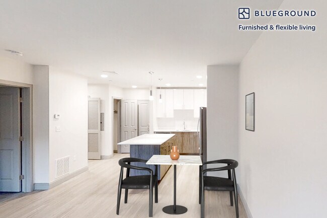 Foto del edificio - 735 Truman Pkwy