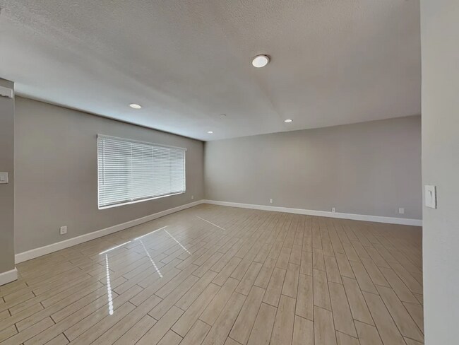 Foto del edificio - 8703 E Valley View Rd