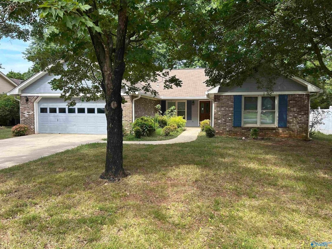 Primary Photo - 102 Progress Ln