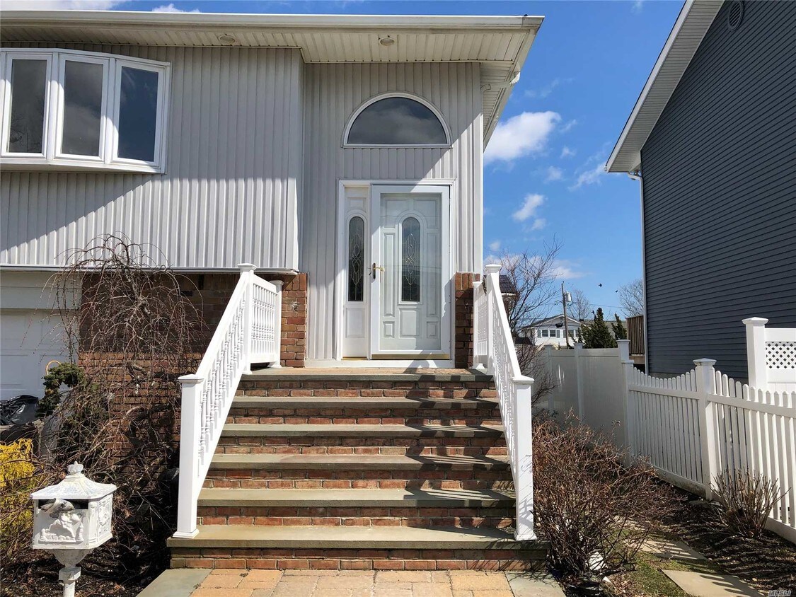 Foto principal - 84 Stillwater Ave