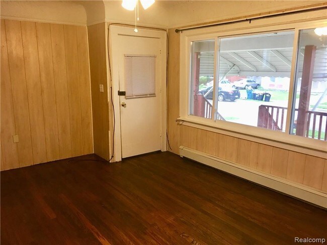 Foto del edificio - 23360 Carlisle Ave