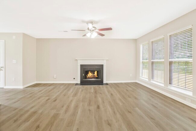 Building Photo - 5095 Lakebrooke Run