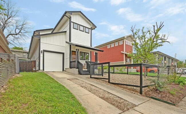 Building Photo - 1810 Poquito St