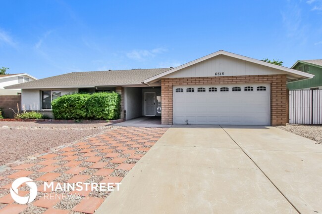 Building Photo - 6515 W Sunnyside Dr