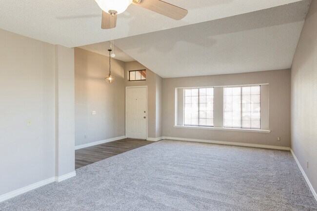 Foto del edificio - 13647 Elm Street