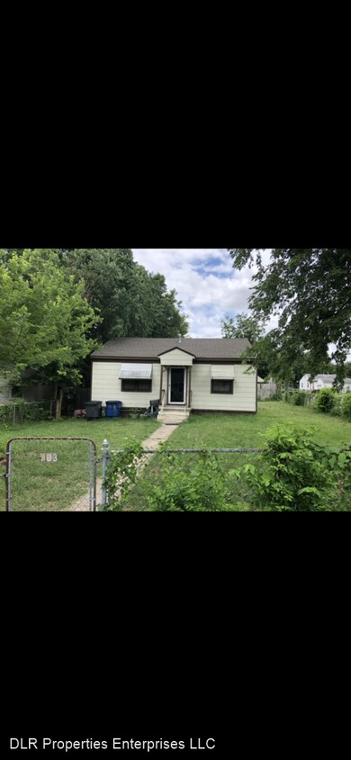 Primary Photo - 3 br, 1 bath House - 703 N. New Haven Ave