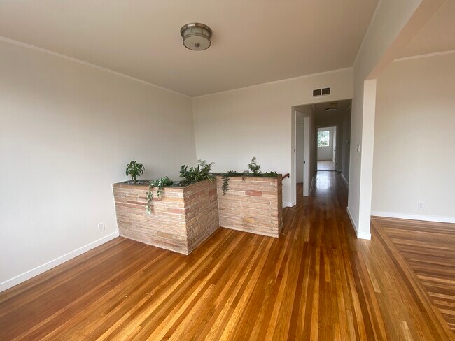 Living Room - 218-220 Balboa St